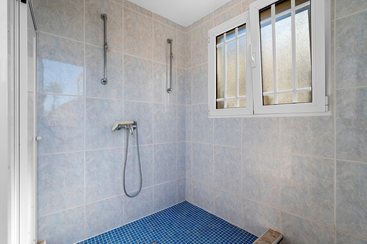For sale - 7 Bedroom 5 Bathroom Ciudad Quesada Villa in Ciudad Quesada  - Ciudad Quesada  - Alicante