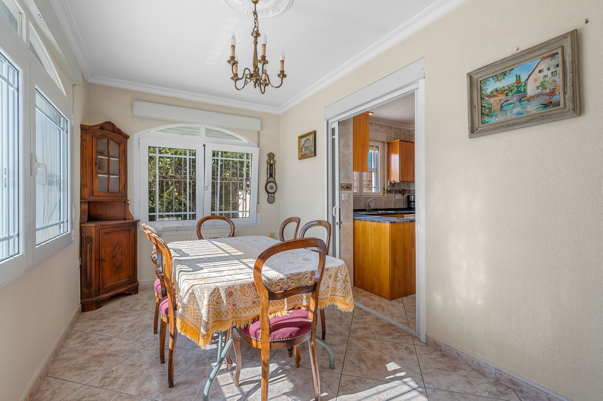 For sale - 7 Bedroom 5 Bathroom Ciudad Quesada Villa in Ciudad Quesada  - Ciudad Quesada  - Alicante