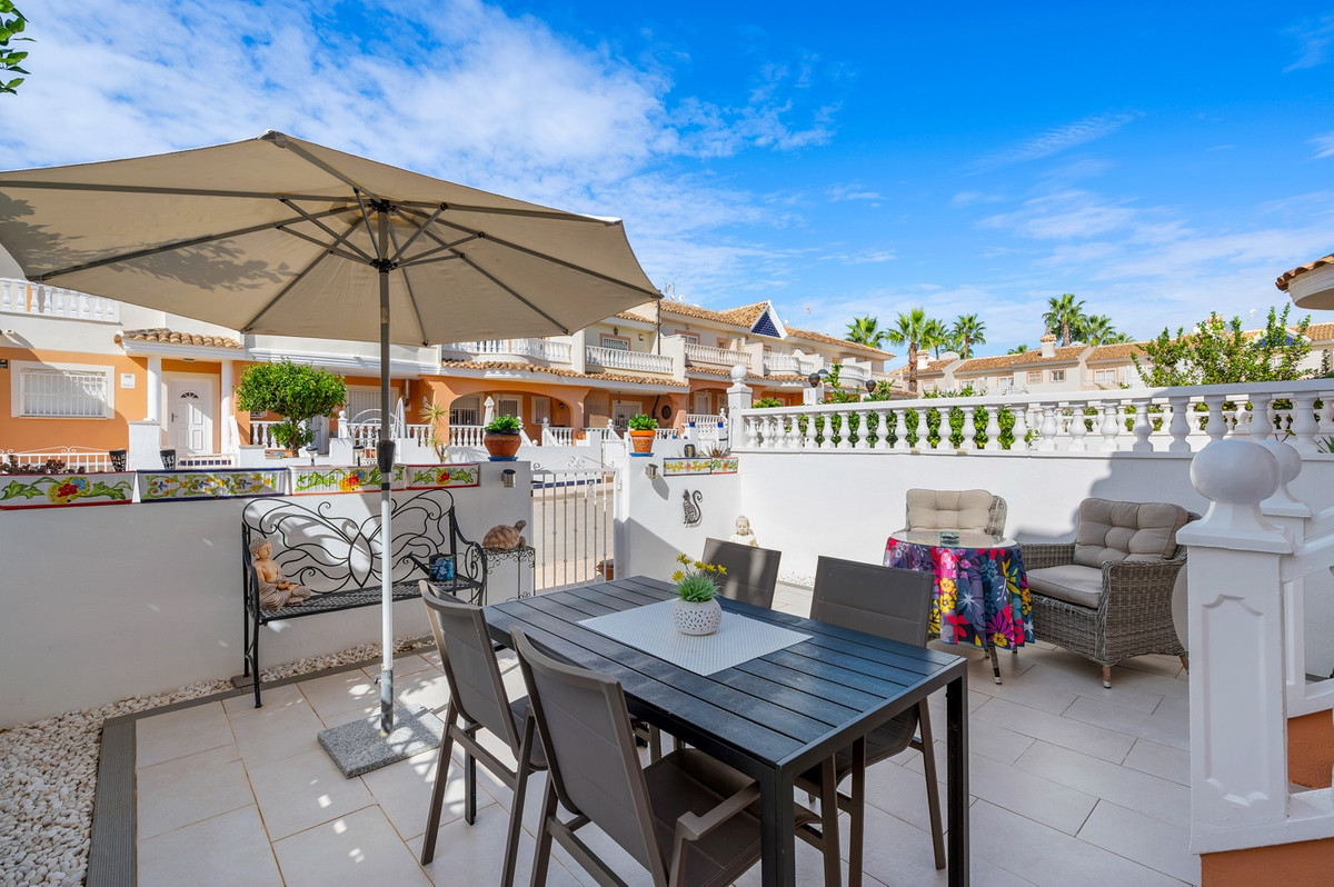 For sale - 3 Bedroom 2 Bathroom House - Townhouse in Rojales - Ciudad Quesada  - Alicante