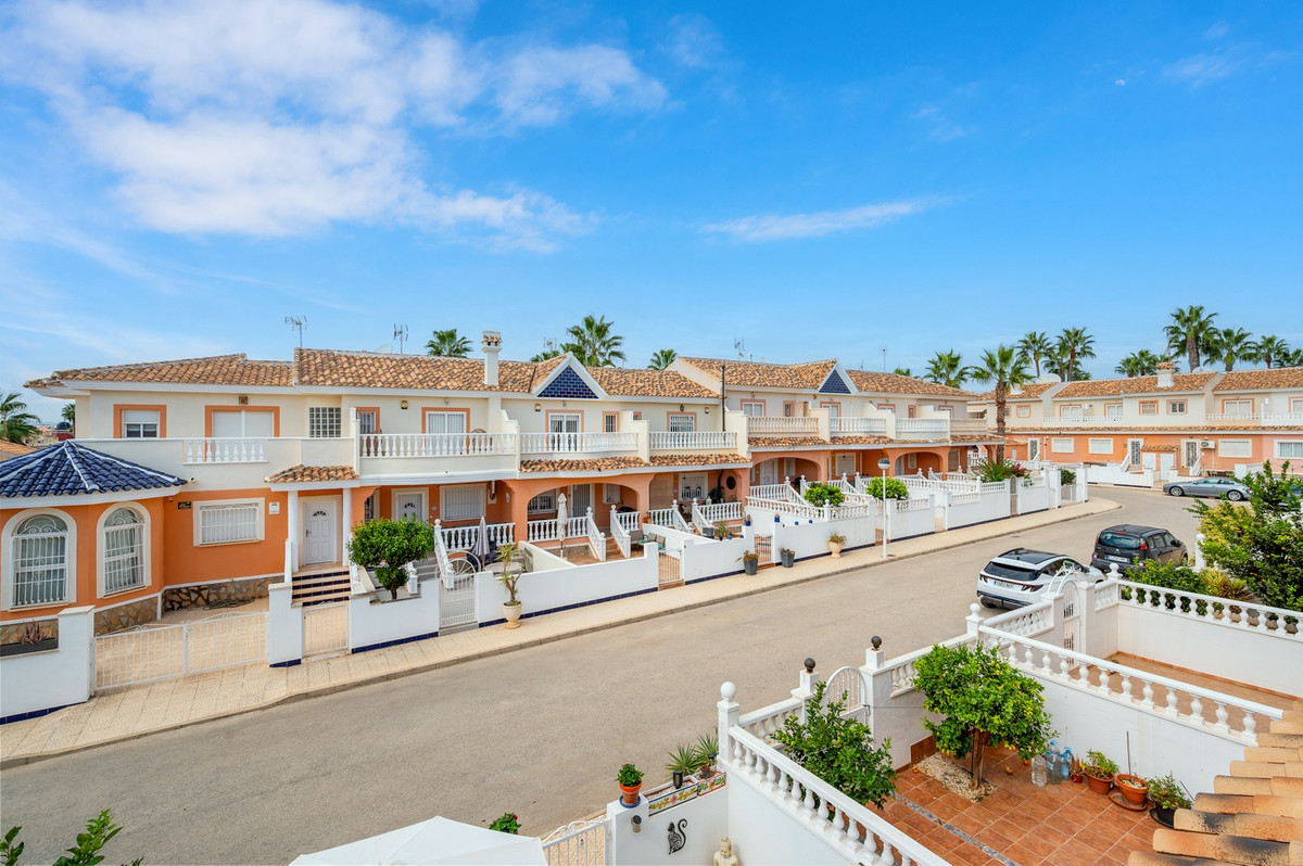 For sale - 3 Bedroom 2 Bathroom House - Townhouse in Rojales - Ciudad Quesada  - Alicante