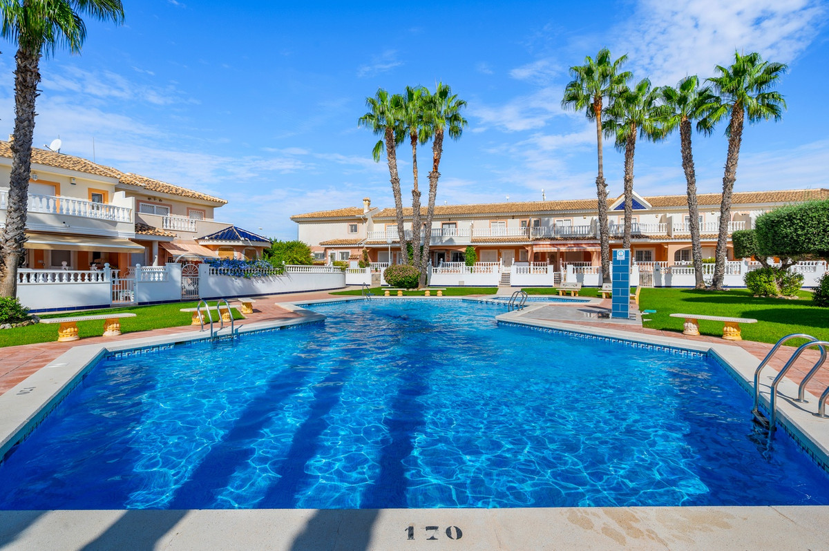 For sale - 3 Bedroom 2 Bathroom House - Townhouse in Rojales - Ciudad Quesada  - Alicante