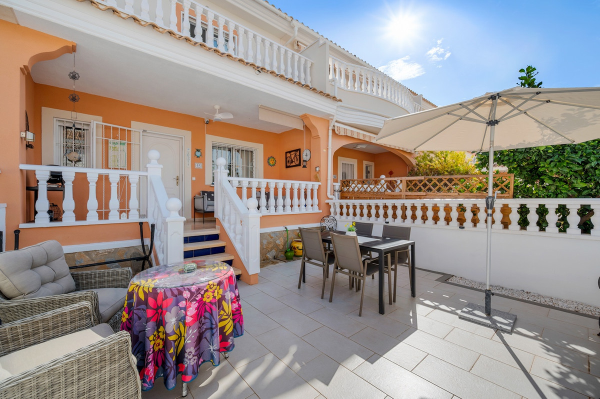 For sale - 3 Bedroom 2 Bathroom House - Townhouse in Rojales - Ciudad Quesada  - Alicante
