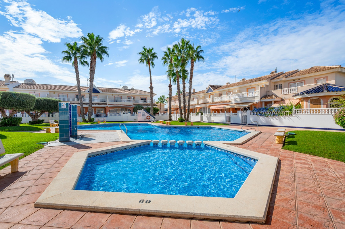 For sale - 3 Bedroom 2 Bathroom House - Townhouse in Rojales - Ciudad Quesada  - Alicante