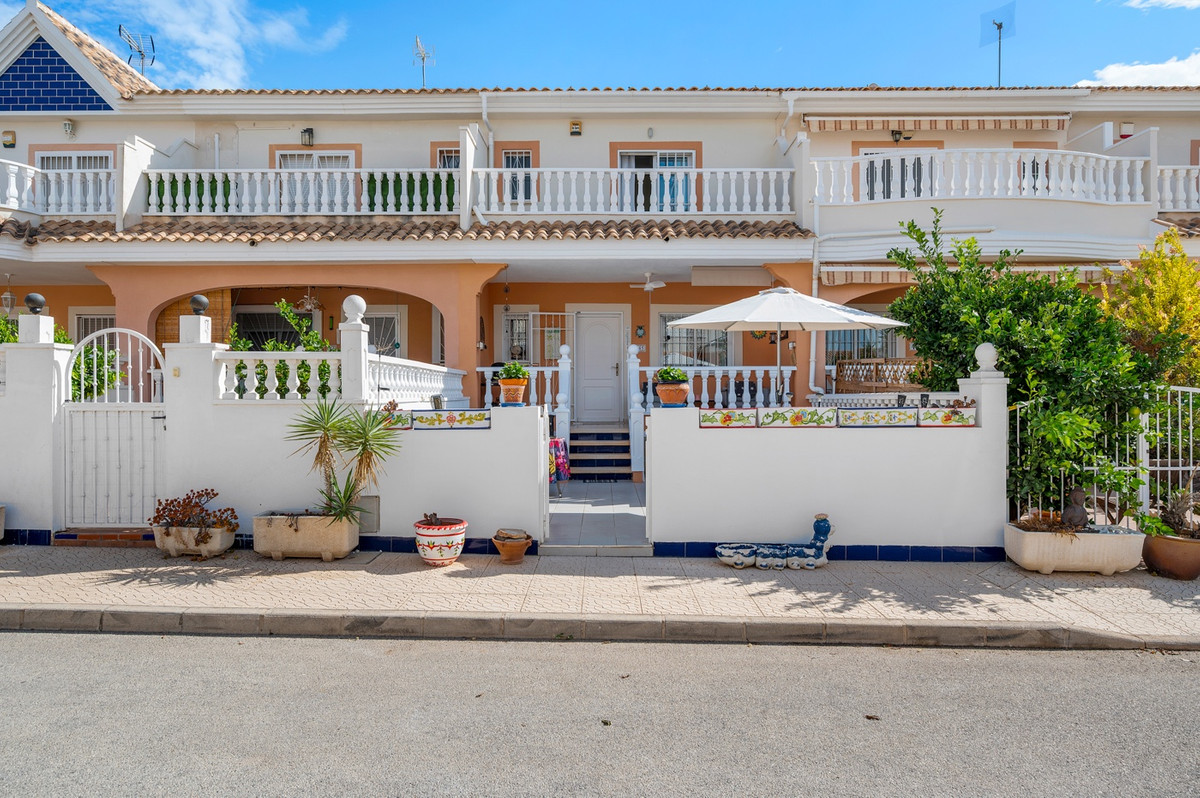 For sale - 3 Bedroom 2 Bathroom House - Townhouse in Rojales - Ciudad Quesada  - Alicante