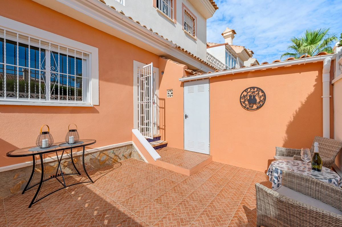 For sale - 3 Bedroom 2 Bathroom House - Townhouse in Rojales - Ciudad Quesada  - Alicante