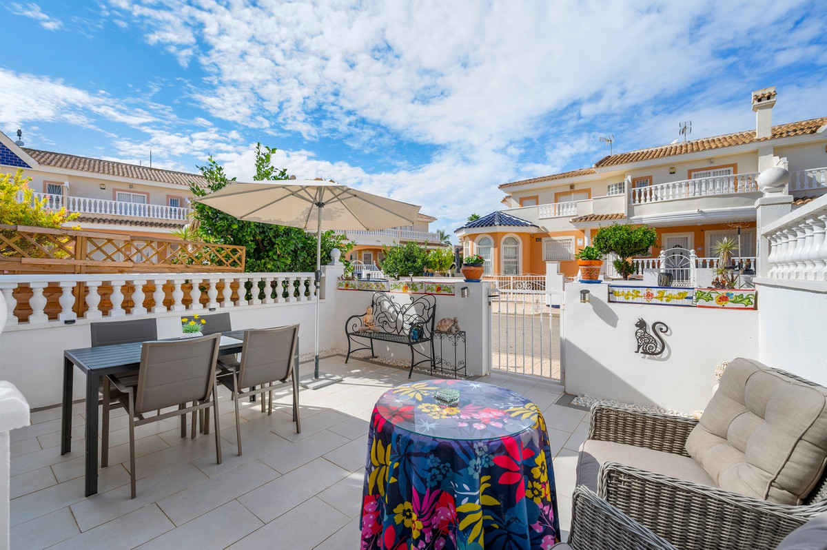 For sale - 3 Bedroom 2 Bathroom House - Townhouse in Rojales - Ciudad Quesada  - Alicante