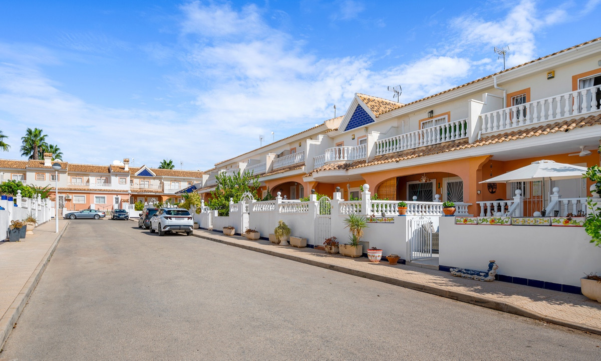 For sale - 3 Bedroom 2 Bathroom House - Townhouse in Rojales - Ciudad Quesada  - Alicante