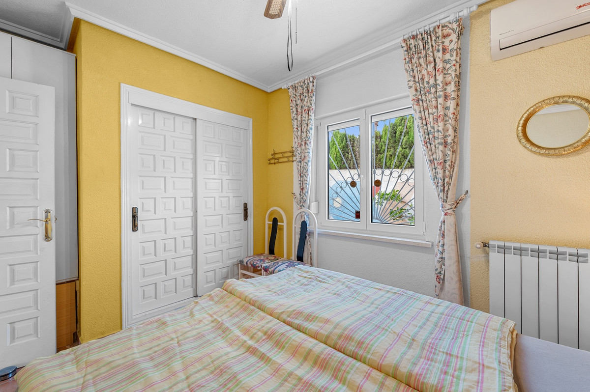 For sale - 2 Bedroom 2 Bathroom House - Detached Villa in Rojales - Rojales Centro  - Alicante