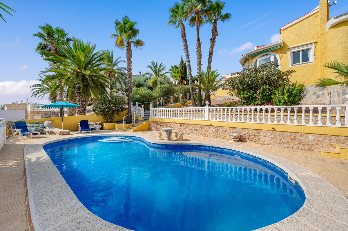 For sale - 2 Bedroom 2 Bathroom House - Detached Villa in Rojales - Rojales Centro  - Alicante