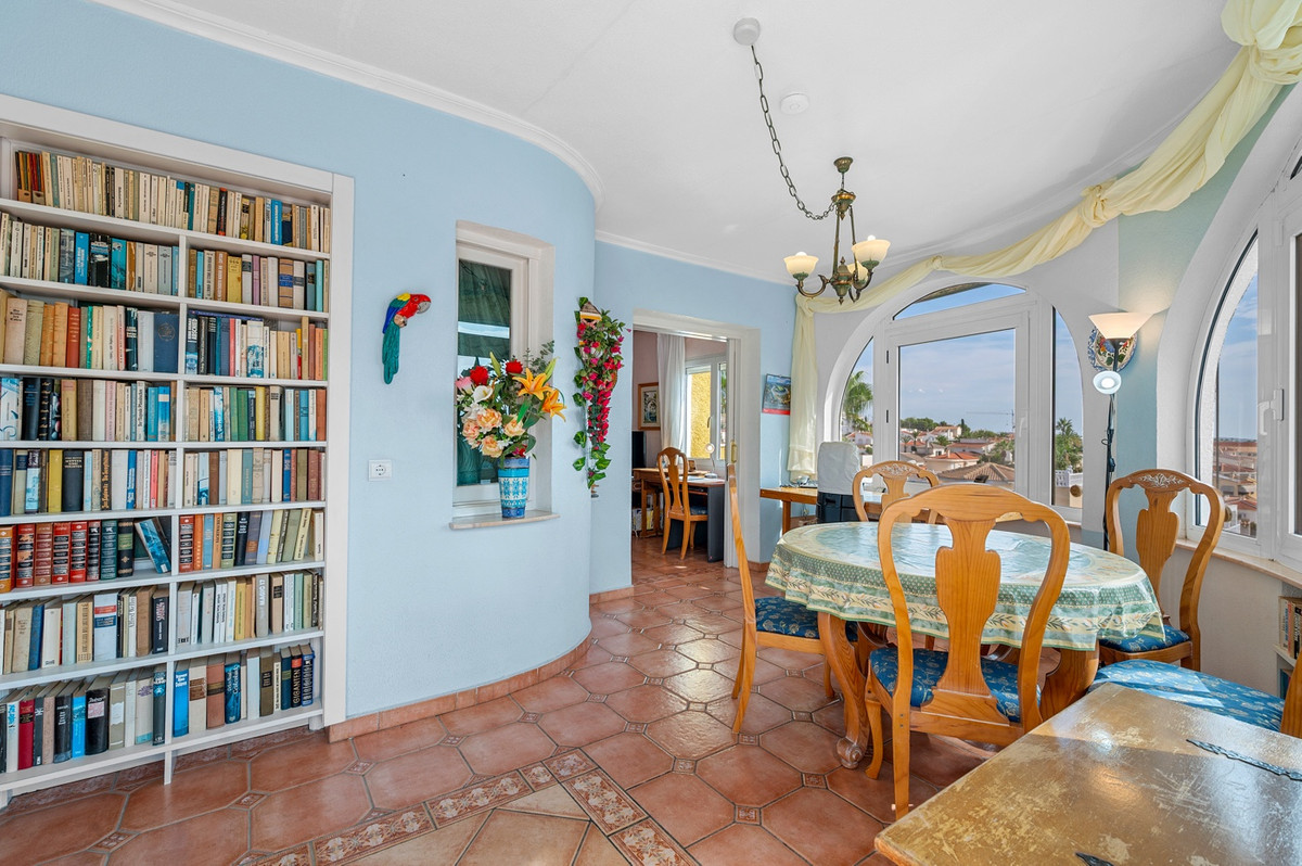 For sale - 2 Bedroom 2 Bathroom House - Detached Villa in Rojales - Rojales Centro  - Alicante