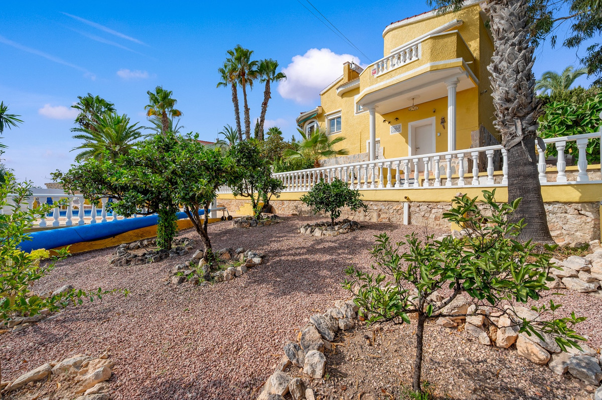 For sale - 2 Bedroom 2 Bathroom House - Detached Villa in Rojales - Rojales Centro  - Alicante