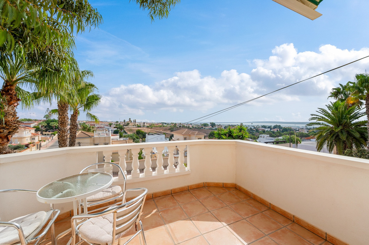 For sale - 2 Bedroom 2 Bathroom House - Detached Villa in Rojales - Rojales Centro  - Alicante