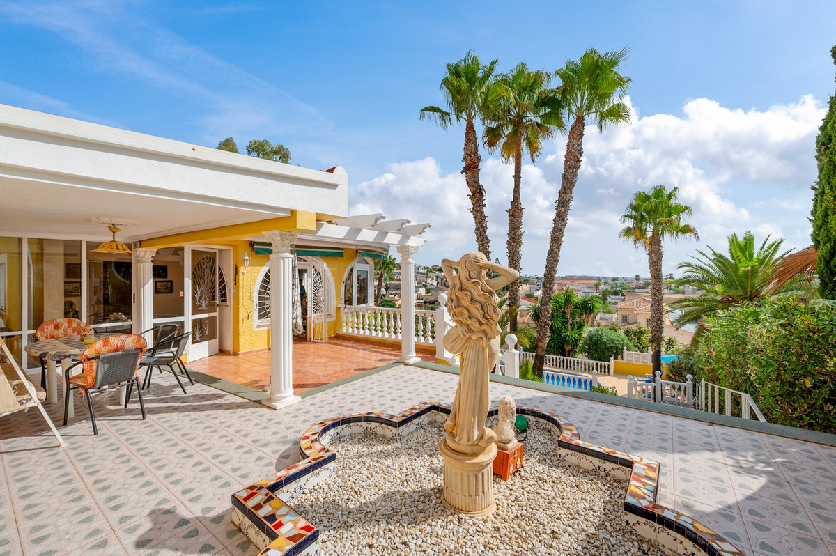 For sale - 2 Bedroom 2 Bathroom House - Detached Villa in Rojales - Rojales Centro  - Alicante