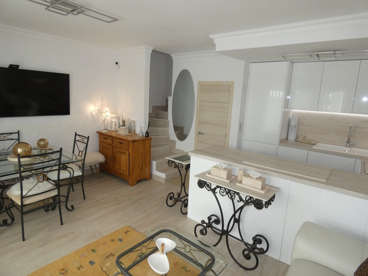 For sale - 2 Bedroom 1 Bathroom House - Townhouse in Torrevieja - Lago Jardin  - Alicante