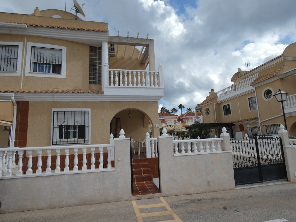 For sale - 3 Bedroom 2 Bathroom Townhouse in Cabo Roig - Cabo Roig  - Alicante