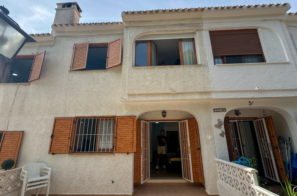 3 Bedroom 2 Bathroom Townhouse in Playa Flamenca
