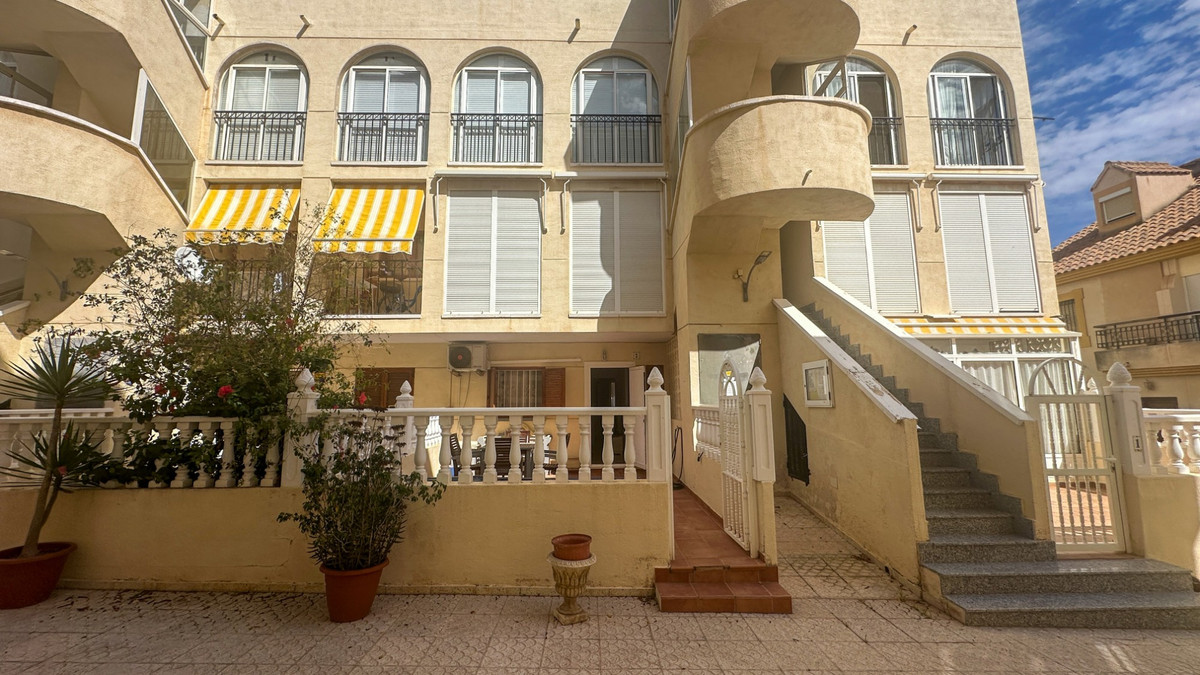 For sale - 2 Bedroom 1 Bathroom Apartment - Ground Floor Apartment in La Zenia - La Zenia  - Alicante