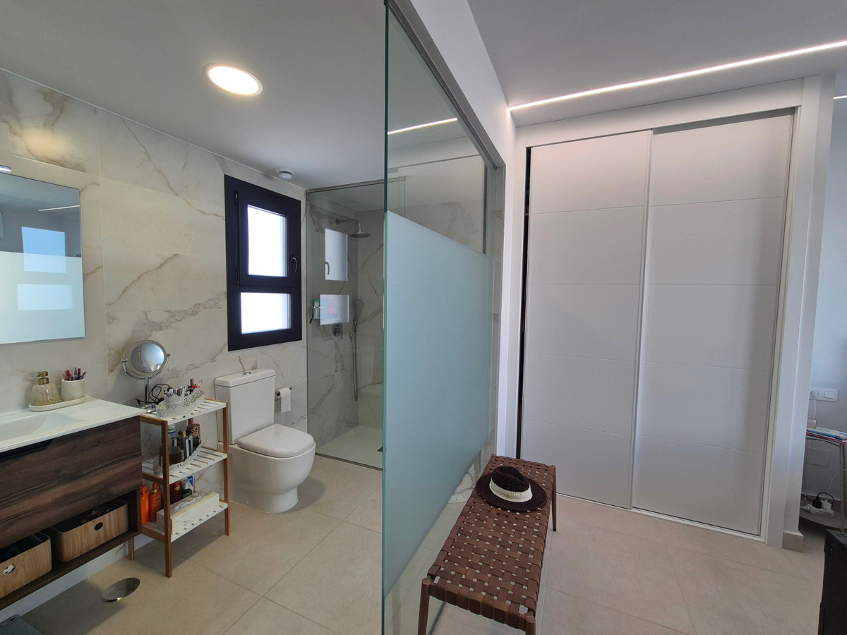 For sale - 3 Bedroom 2 Bathroom Apartment - Penthouse in Orihuela - Villamartin  - Alicante