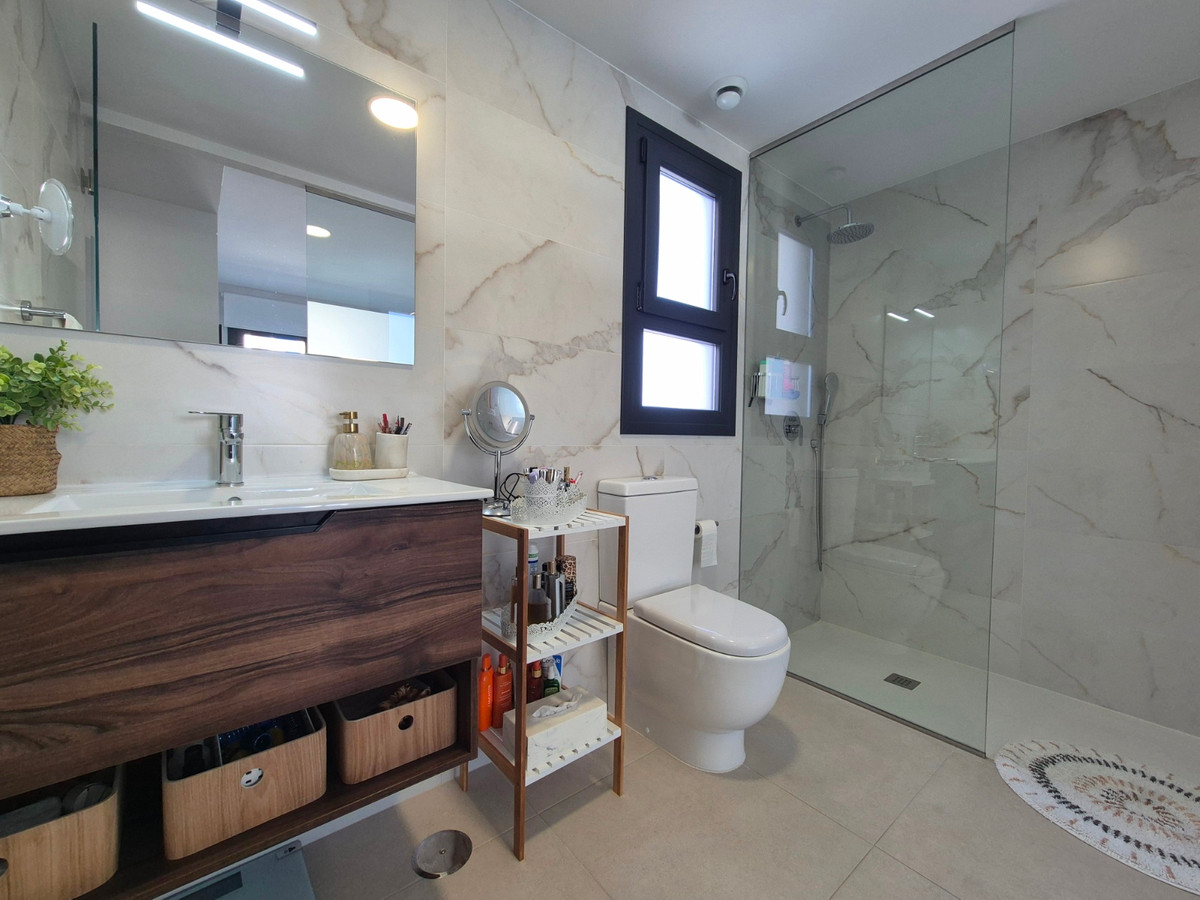For sale - 3 Bedroom 2 Bathroom Apartment - Penthouse in Orihuela - Villamartin  - Alicante