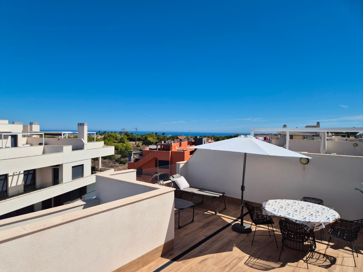 For sale - 3 Bedroom 2 Bathroom Apartment - Penthouse in Orihuela - Villamartin  - Alicante