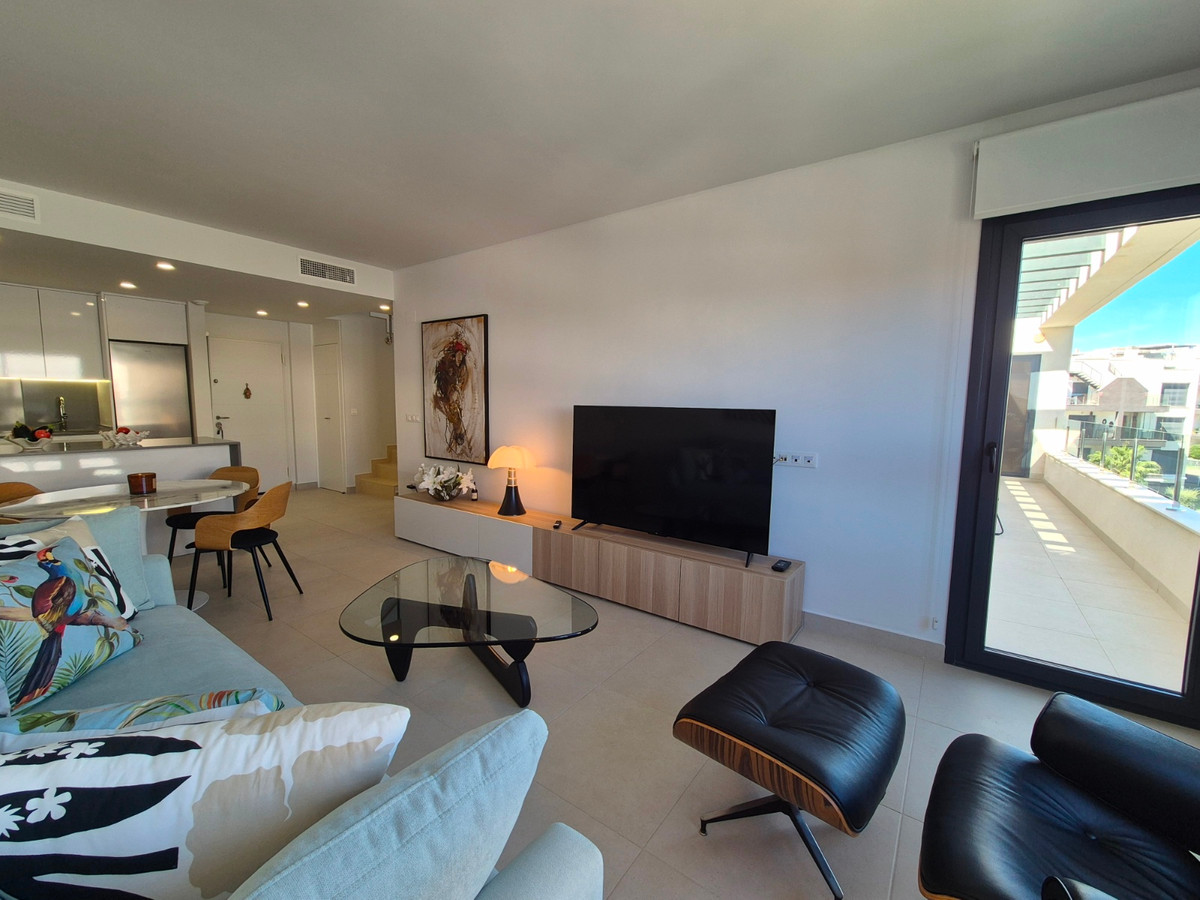For sale - 3 Bedroom 2 Bathroom Apartment - Penthouse in Orihuela - Villamartin  - Alicante