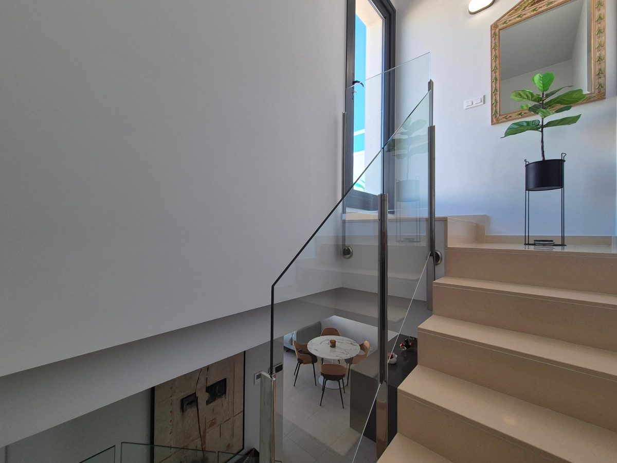 For sale - 3 Bedroom 2 Bathroom Apartment - Penthouse in Orihuela - Villamartin  - Alicante