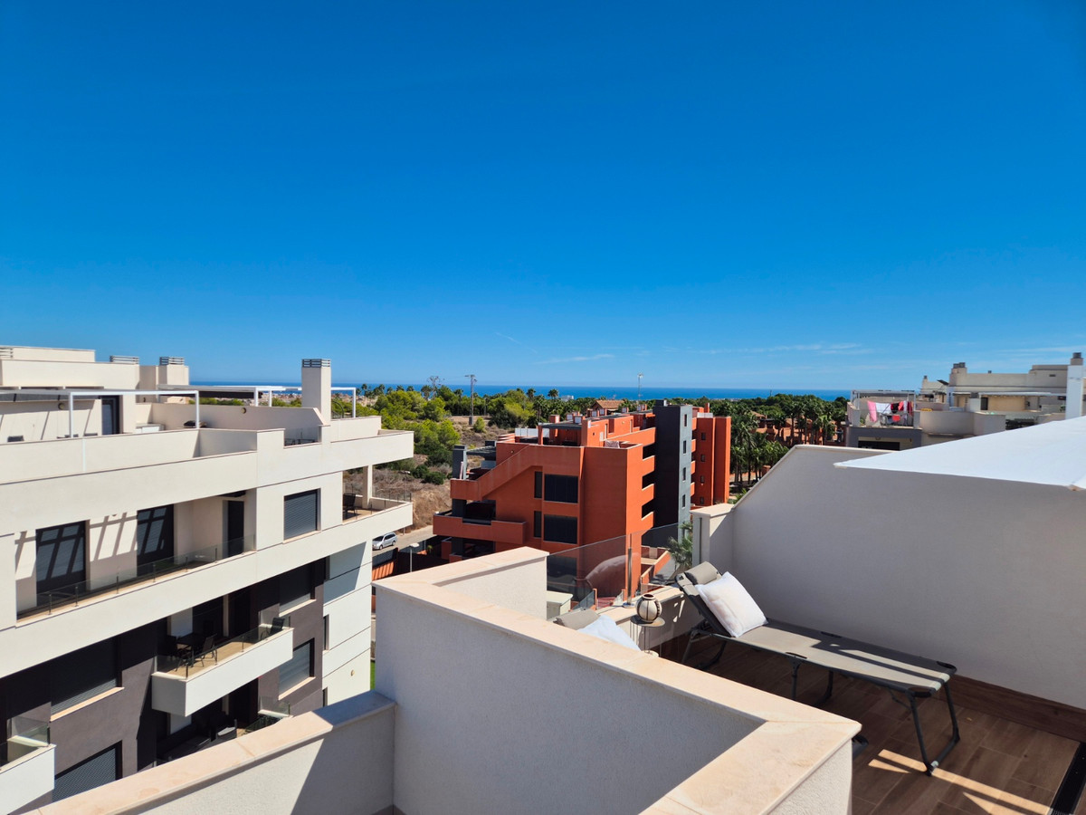 For sale - 3 Bedroom 2 Bathroom Apartment - Penthouse in Orihuela - Villamartin  - Alicante