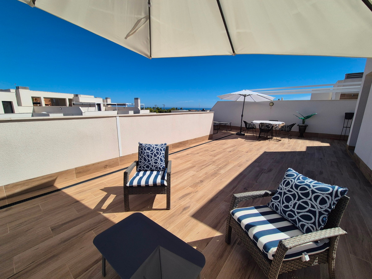 For sale - 3 Bedroom 2 Bathroom Apartment - Penthouse in Orihuela - Villamartin  - Alicante