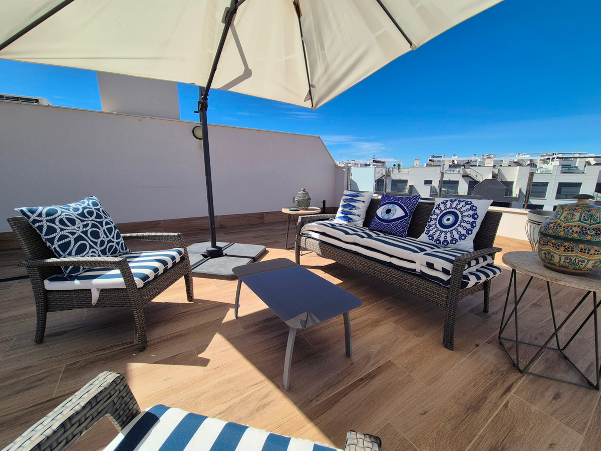 For sale - 3 Bedroom 2 Bathroom Apartment - Penthouse in Orihuela - Villamartin  - Alicante