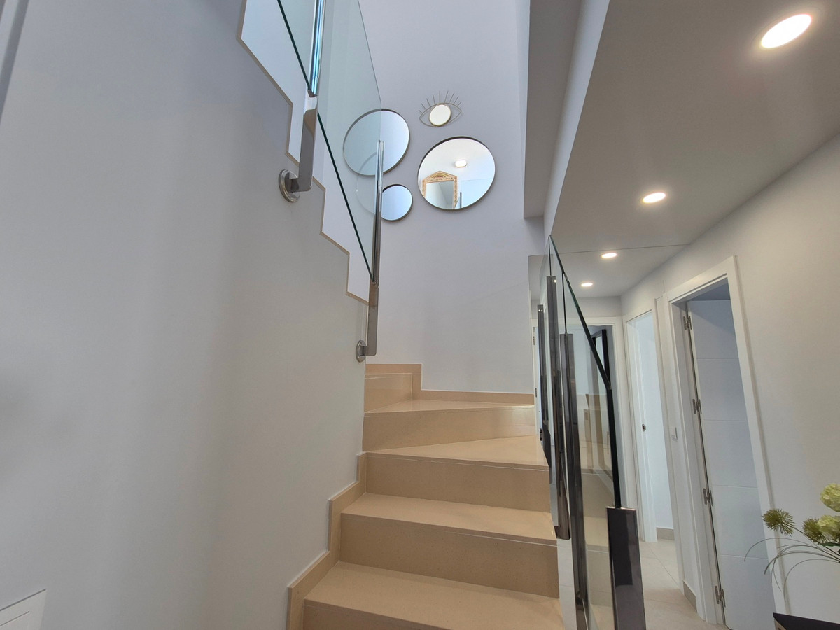 For sale - 3 Bedroom 2 Bathroom Apartment - Penthouse in Orihuela - Villamartin  - Alicante