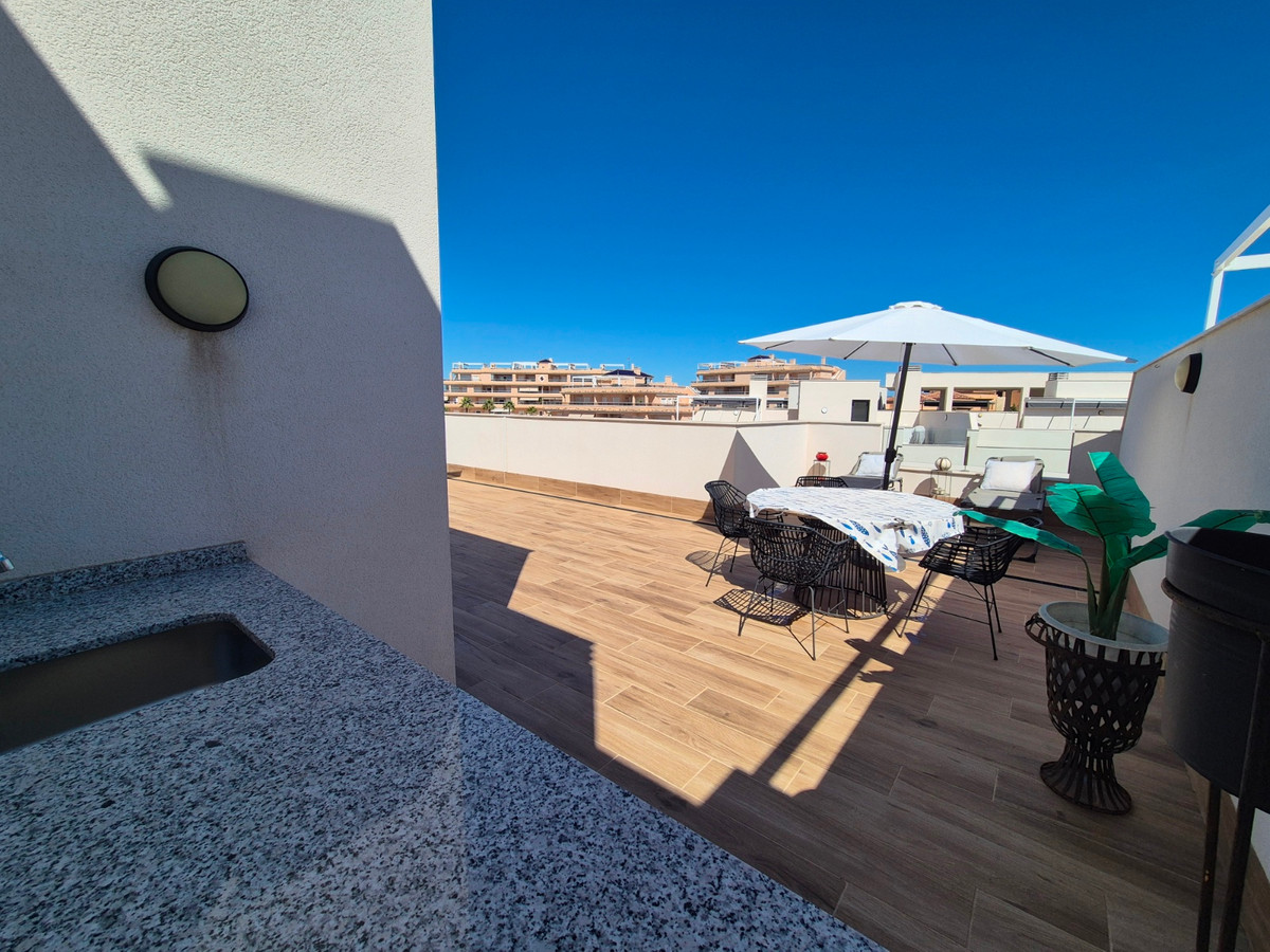 For sale - 3 Bedroom 2 Bathroom Apartment - Penthouse in Orihuela - Villamartin  - Alicante