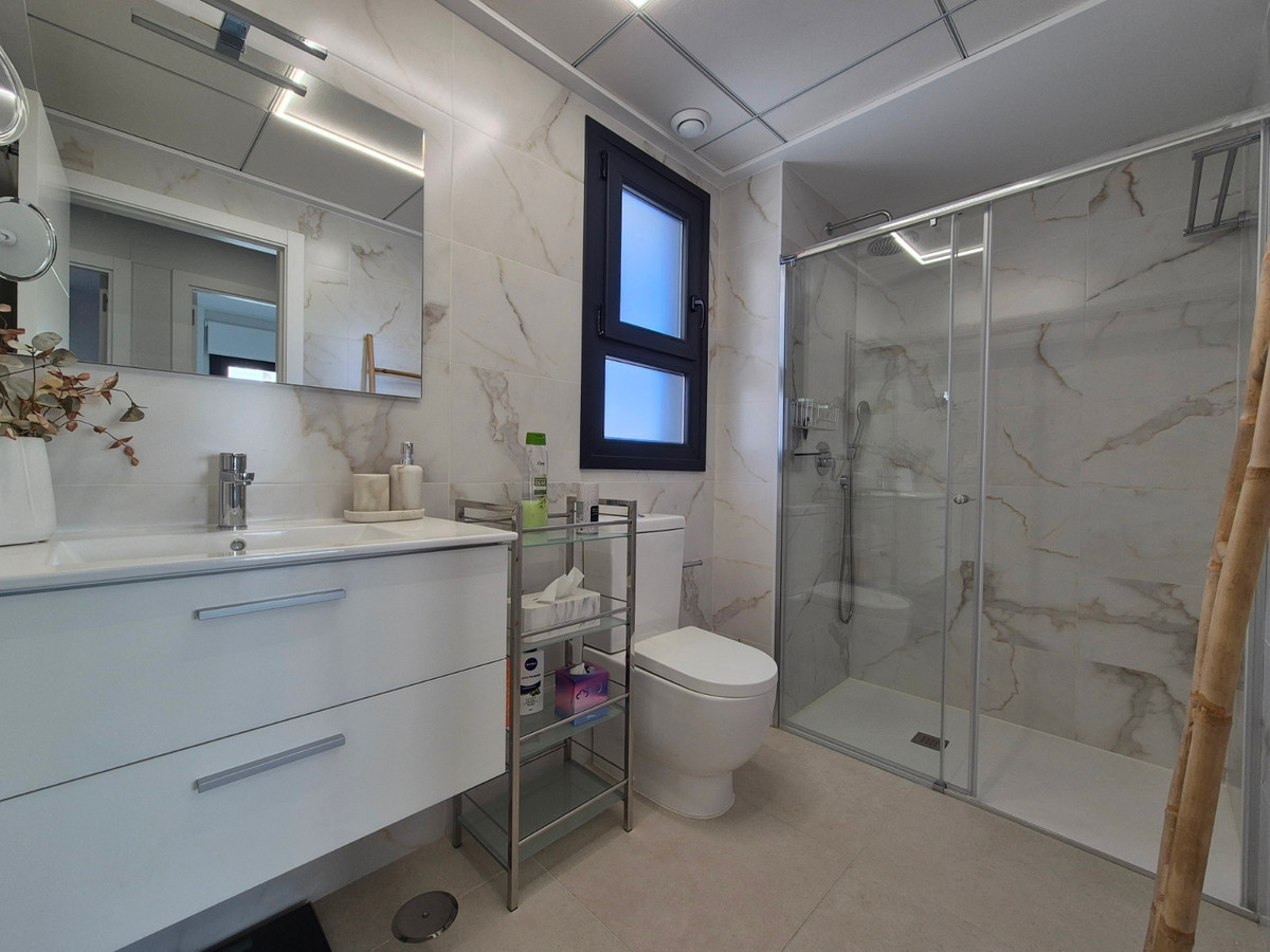 For sale - 3 Bedroom 2 Bathroom Apartment - Penthouse in Orihuela - Villamartin  - Alicante