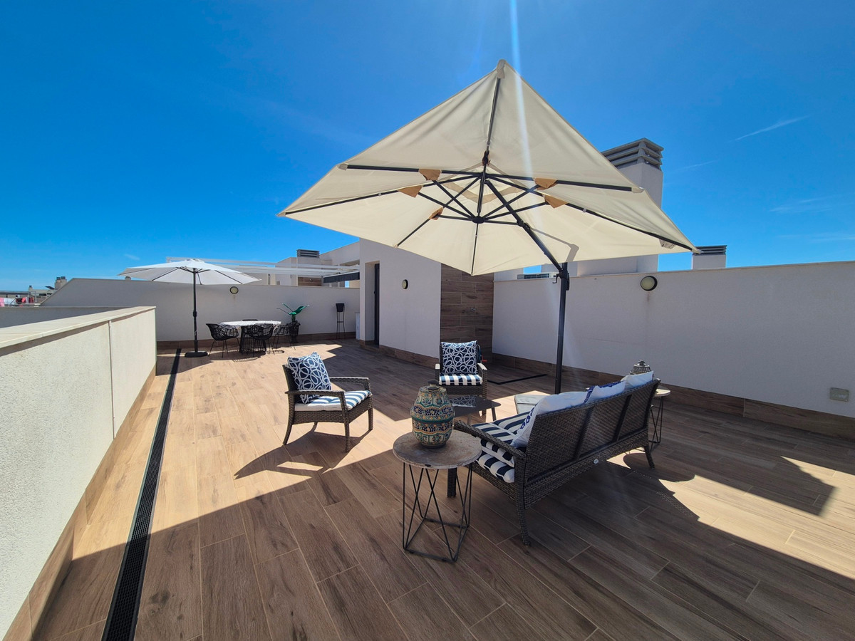 For sale - 3 Bedroom 2 Bathroom Apartment - Penthouse in Orihuela - Villamartin  - Alicante