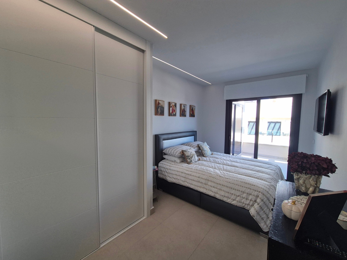 For sale - 3 Bedroom 2 Bathroom Apartment - Penthouse in Orihuela - Villamartin  - Alicante