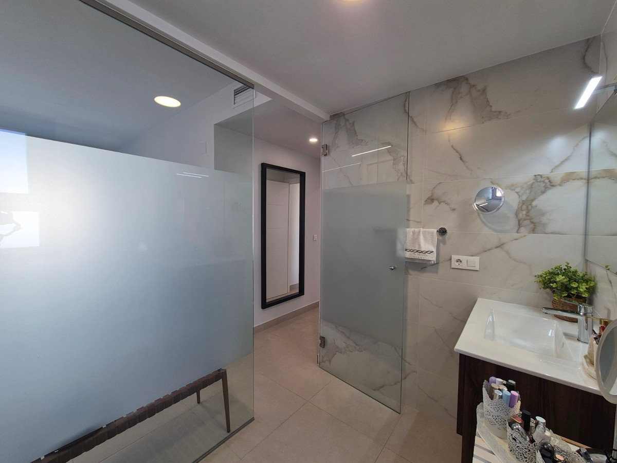 For sale - 3 Bedroom 2 Bathroom Apartment - Penthouse in Orihuela - Villamartin  - Alicante