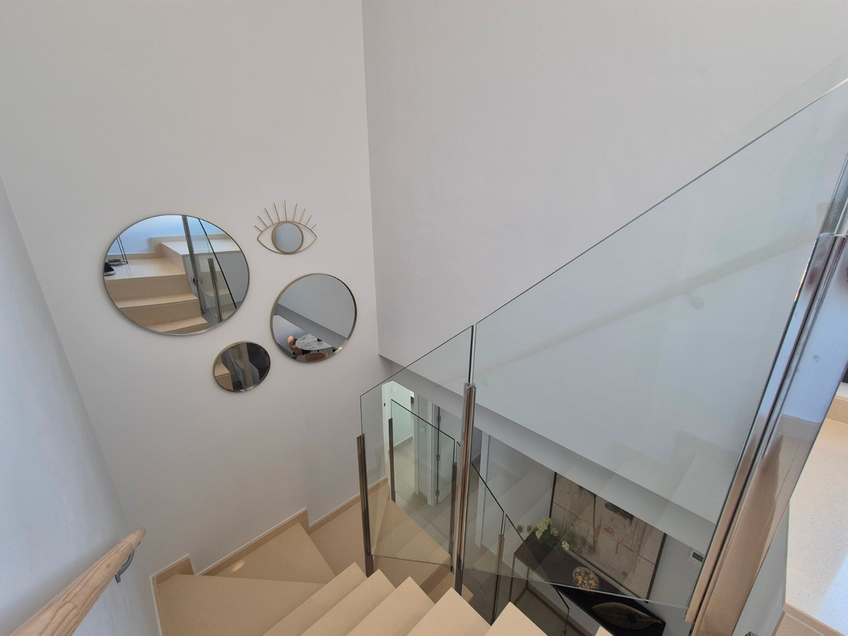 For sale - 3 Bedroom 2 Bathroom Apartment - Penthouse in Orihuela - Villamartin  - Alicante