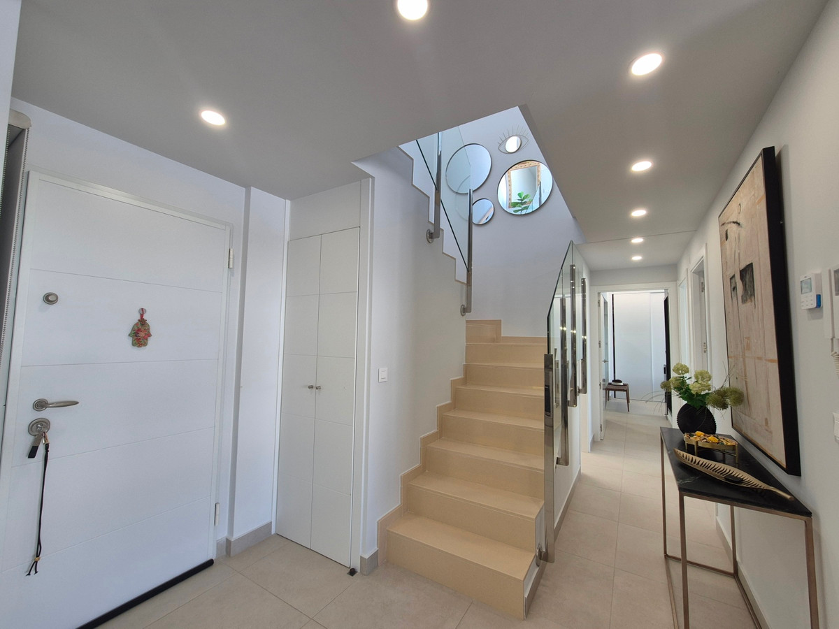 For sale - 3 Bedroom 2 Bathroom Apartment - Penthouse in Orihuela - Villamartin  - Alicante