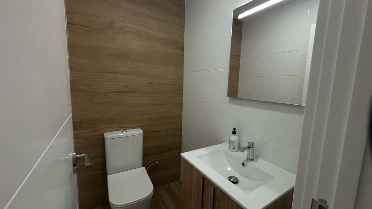 For sale - 1 Bedroom 1 Bathroom Apartment - Middle Floor Apartment in Torrevieja - Torrevieja Centro  - Alicante
