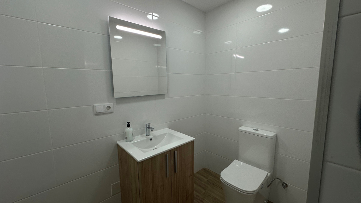 For sale - 1 Bedroom 1 Bathroom Apartment - Middle Floor Apartment in Torrevieja - Torrevieja Centro  - Alicante