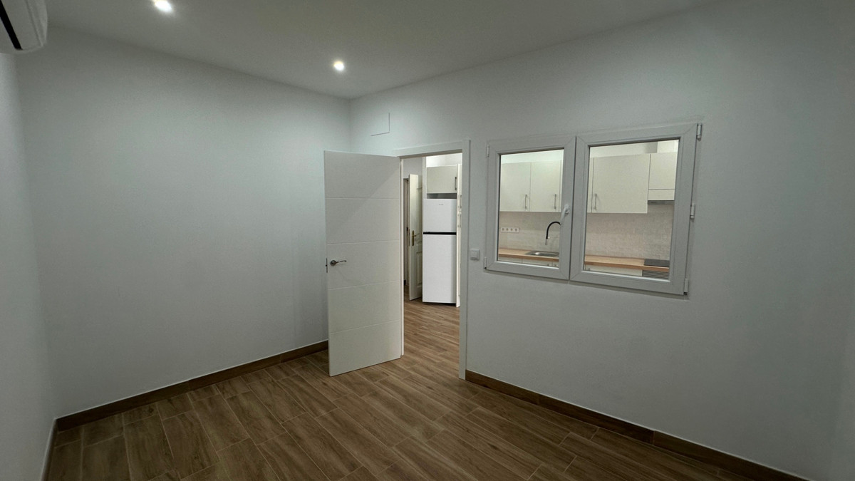 For sale - 1 Bedroom 1 Bathroom Apartment - Middle Floor Apartment in Torrevieja - Torrevieja Centro  - Alicante