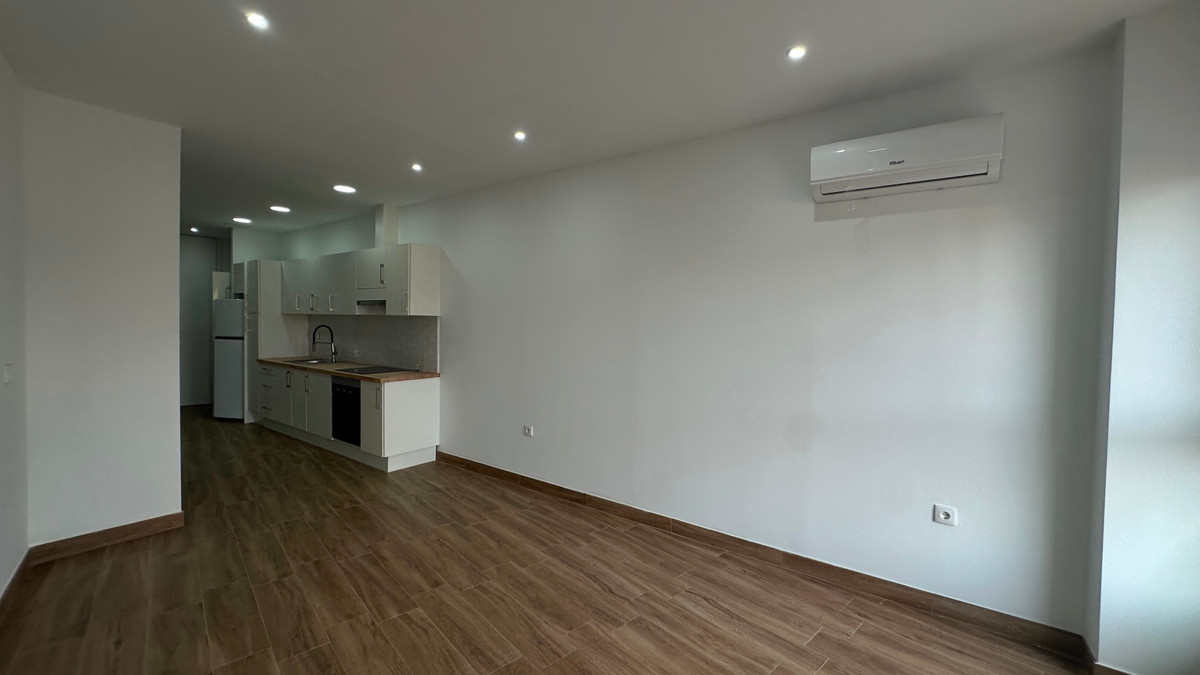 For sale - 1 Bedroom 1 Bathroom Apartment - Middle Floor Apartment in Torrevieja - Torrevieja Centro  - Alicante