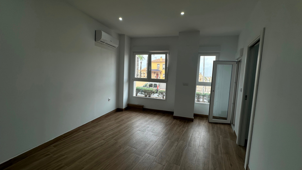 For sale - 1 Bedroom 1 Bathroom Apartment - Middle Floor Apartment in Torrevieja - Torrevieja Centro  - Alicante
