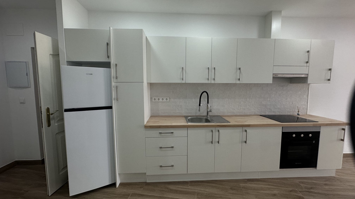 For sale - 1 Bedroom 1 Bathroom Apartment - Middle Floor Apartment in Torrevieja - Torrevieja Centro  - Alicante
