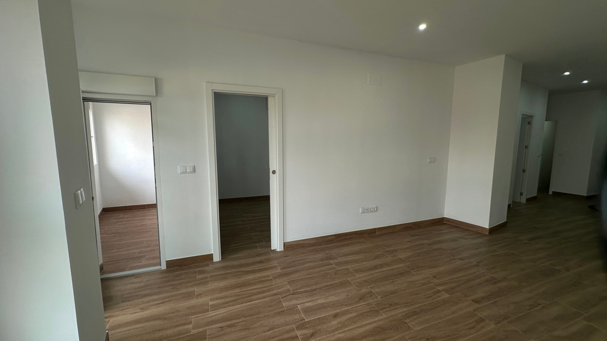 For sale - 1 Bedroom 1 Bathroom Apartment - Middle Floor Apartment in Torrevieja - Torrevieja Centro  - Alicante