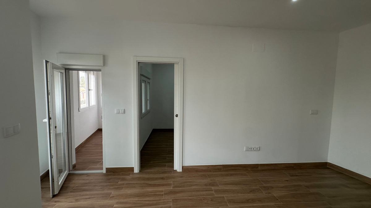 For sale - 1 Bedroom 1 Bathroom Apartment - Middle Floor Apartment in Torrevieja - Torrevieja Centro  - Alicante