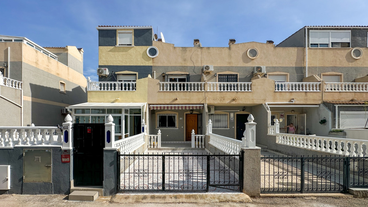 For sale - 2 Bedroom 2 Bathroom Townhouse in Playa Flamenca - Playa Flamenca  - Alicante
