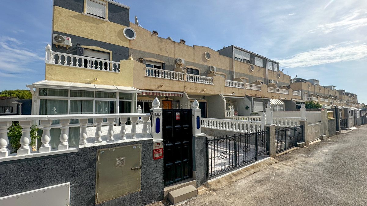 For sale - 2 Bedroom 2 Bathroom Townhouse in Playa Flamenca - Playa Flamenca  - Alicante