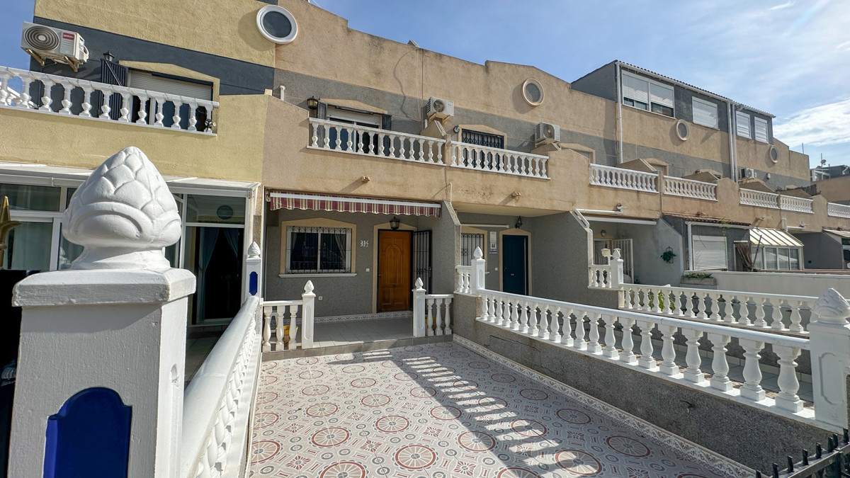For sale - 2 Bedroom 2 Bathroom Townhouse in Playa Flamenca - Playa Flamenca  - Alicante