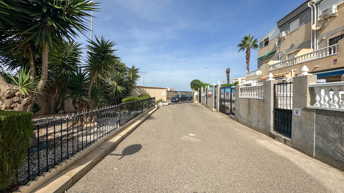 For sale - 2 Bedroom 2 Bathroom Townhouse in Playa Flamenca - Playa Flamenca  - Alicante