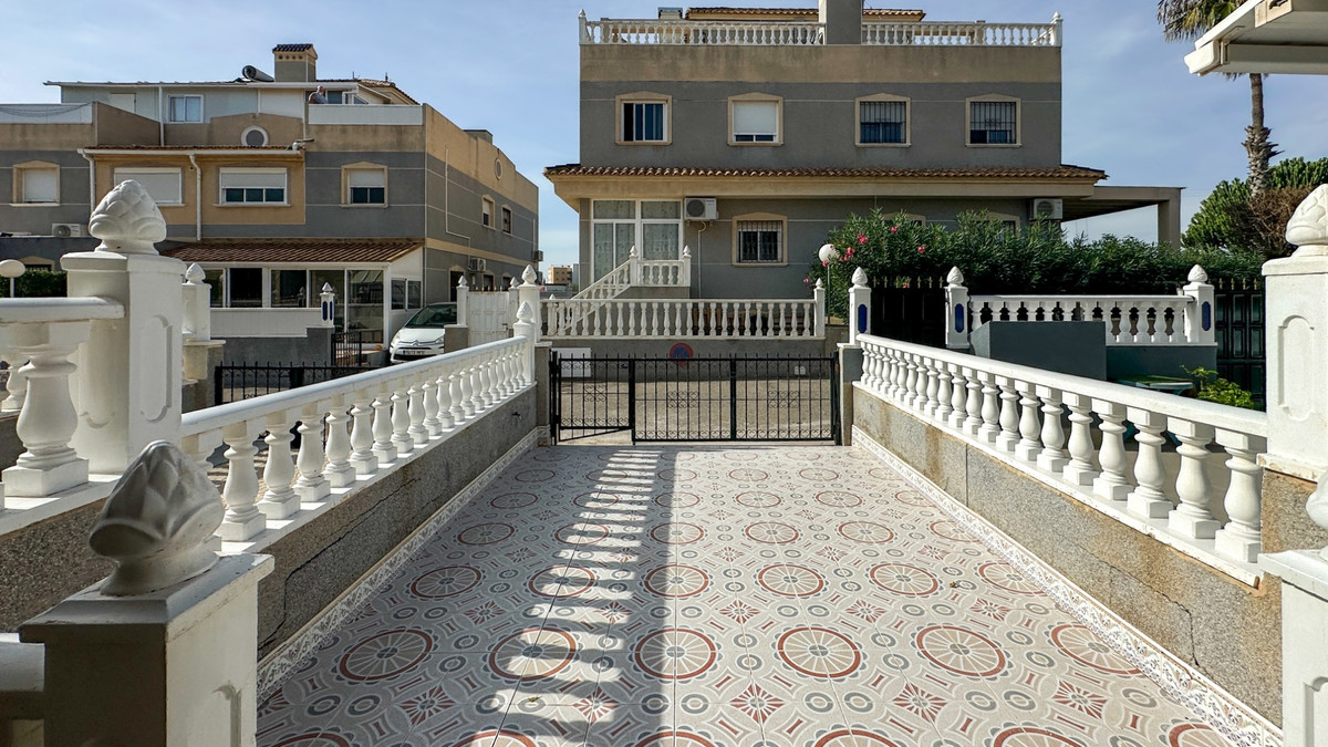 For sale - 2 Bedroom 2 Bathroom Townhouse in Playa Flamenca - Playa Flamenca  - Alicante